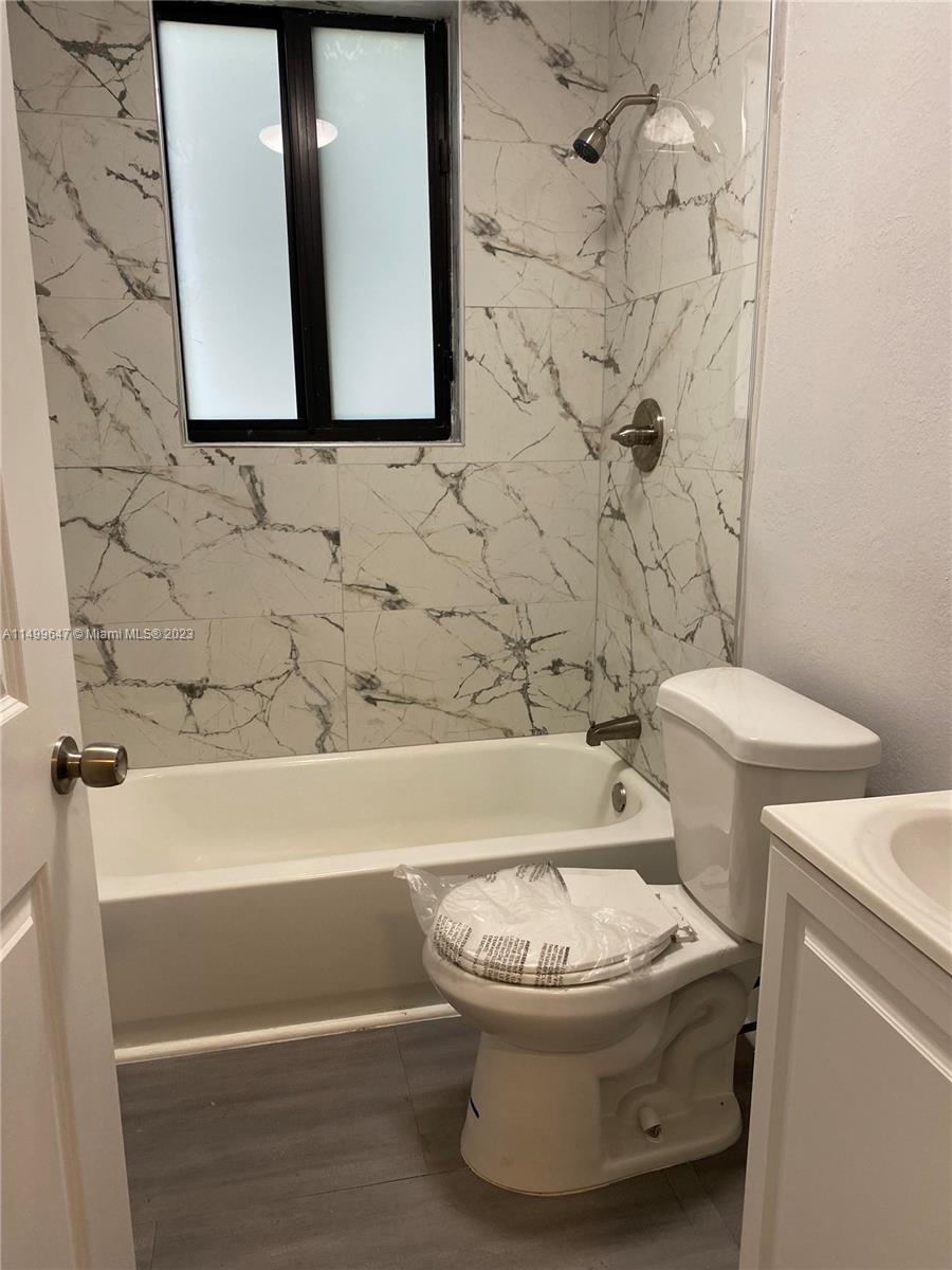 75 Glen Royal Pkwy 5, Miami, Florida 33125, ,1 BathroomBathrooms,Residentiallease,For Rent,75 Glen Royal Pkwy 5,A11499647