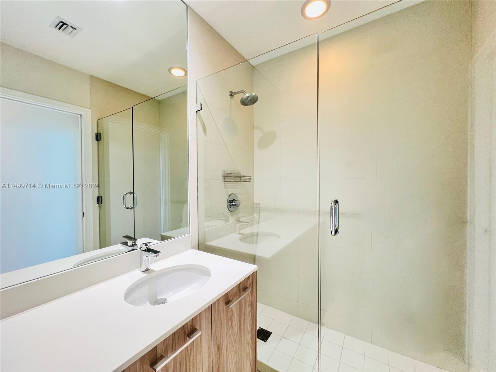 501 NE 31st St PH4202, Miami, Florida 33137, 4 Bedrooms Bedrooms, ,4 BathroomsBathrooms,Residentiallease,For Rent,501 NE 31st St PH4202,A11499714