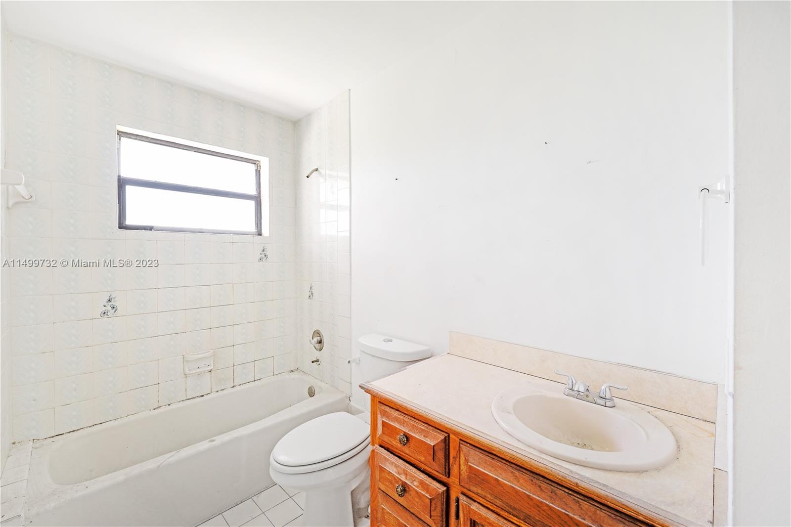 20000 SW 216th St, Miami, Florida 33170, 4 Bedrooms Bedrooms, ,3 BathroomsBathrooms,Residential,For Sale,20000 SW 216th St,A11499732