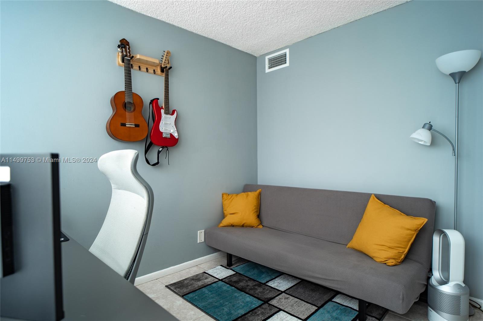 2001 Atlantic Shores Blvd 320, Hallandale Beach, Florida 33009, 2 Bedrooms Bedrooms, ,2 BathroomsBathrooms,Residential,For Sale,2001 Atlantic Shores Blvd 320,A11499753