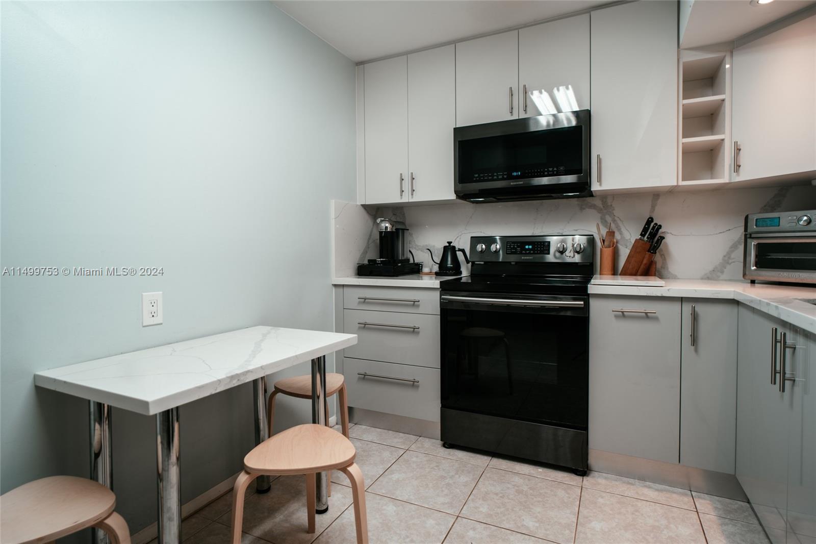 2001 Atlantic Shores Blvd 320, Hallandale Beach, Florida 33009, 2 Bedrooms Bedrooms, ,2 BathroomsBathrooms,Residential,For Sale,2001 Atlantic Shores Blvd 320,A11499753