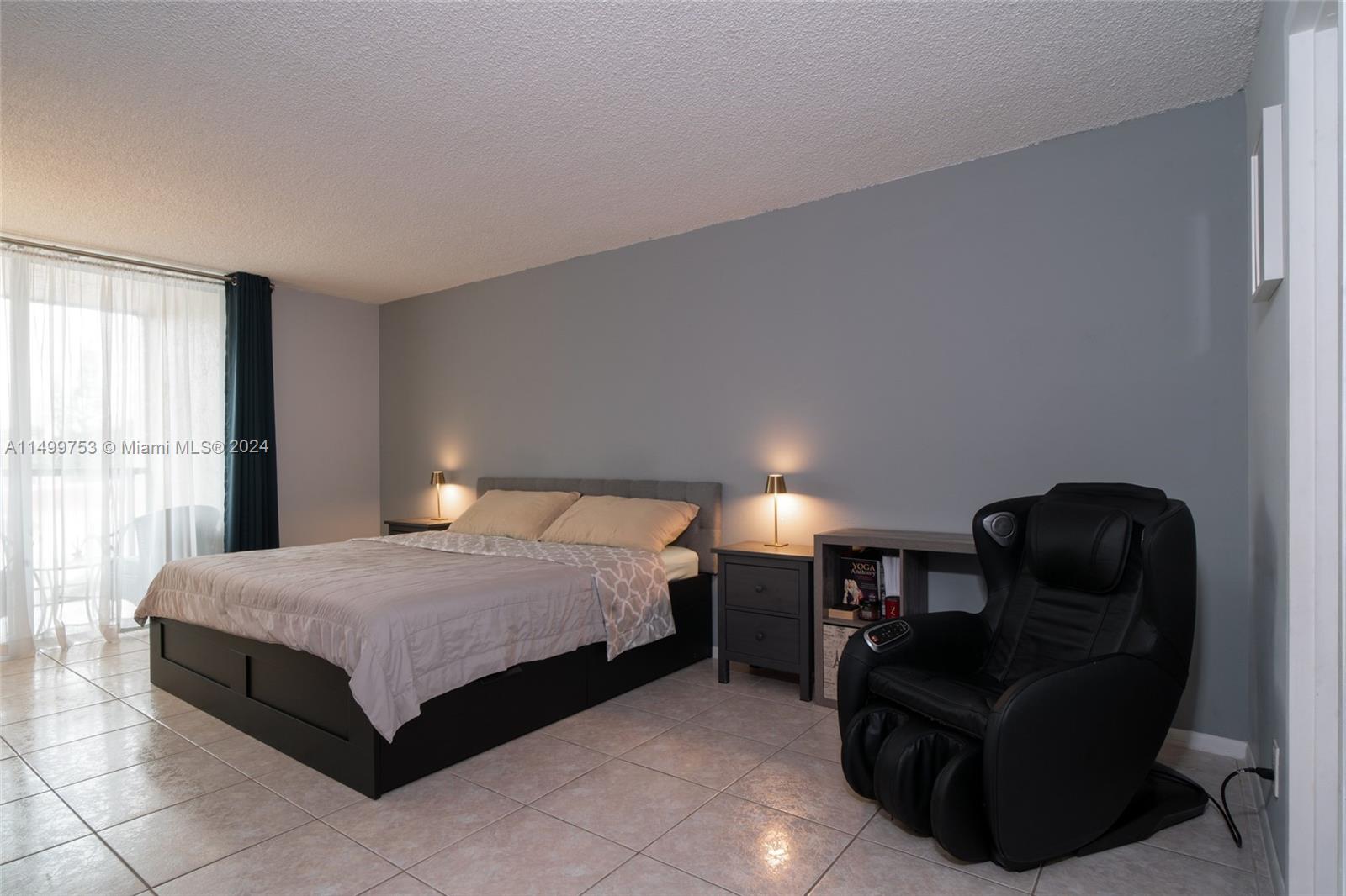 2001 Atlantic Shores Blvd 320, Hallandale Beach, Florida 33009, 2 Bedrooms Bedrooms, ,2 BathroomsBathrooms,Residential,For Sale,2001 Atlantic Shores Blvd 320,A11499753