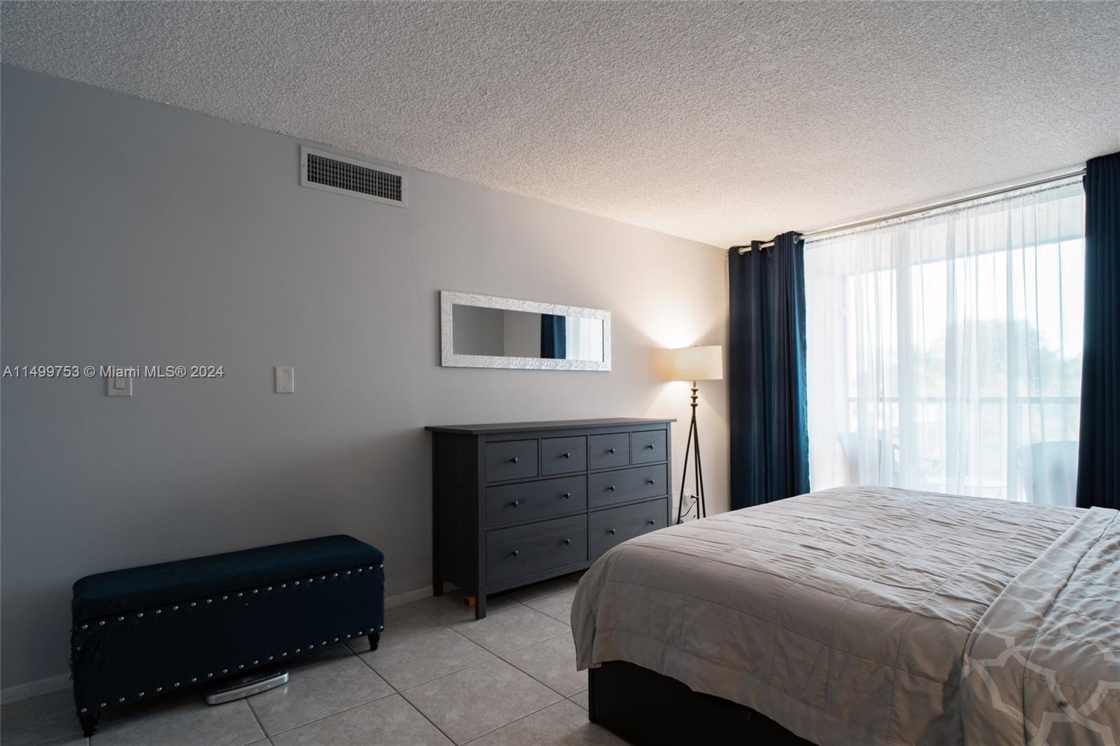 2001 Atlantic Shores Blvd 320, Hallandale Beach, Florida 33009, 2 Bedrooms Bedrooms, ,2 BathroomsBathrooms,Residential,For Sale,2001 Atlantic Shores Blvd 320,A11499753