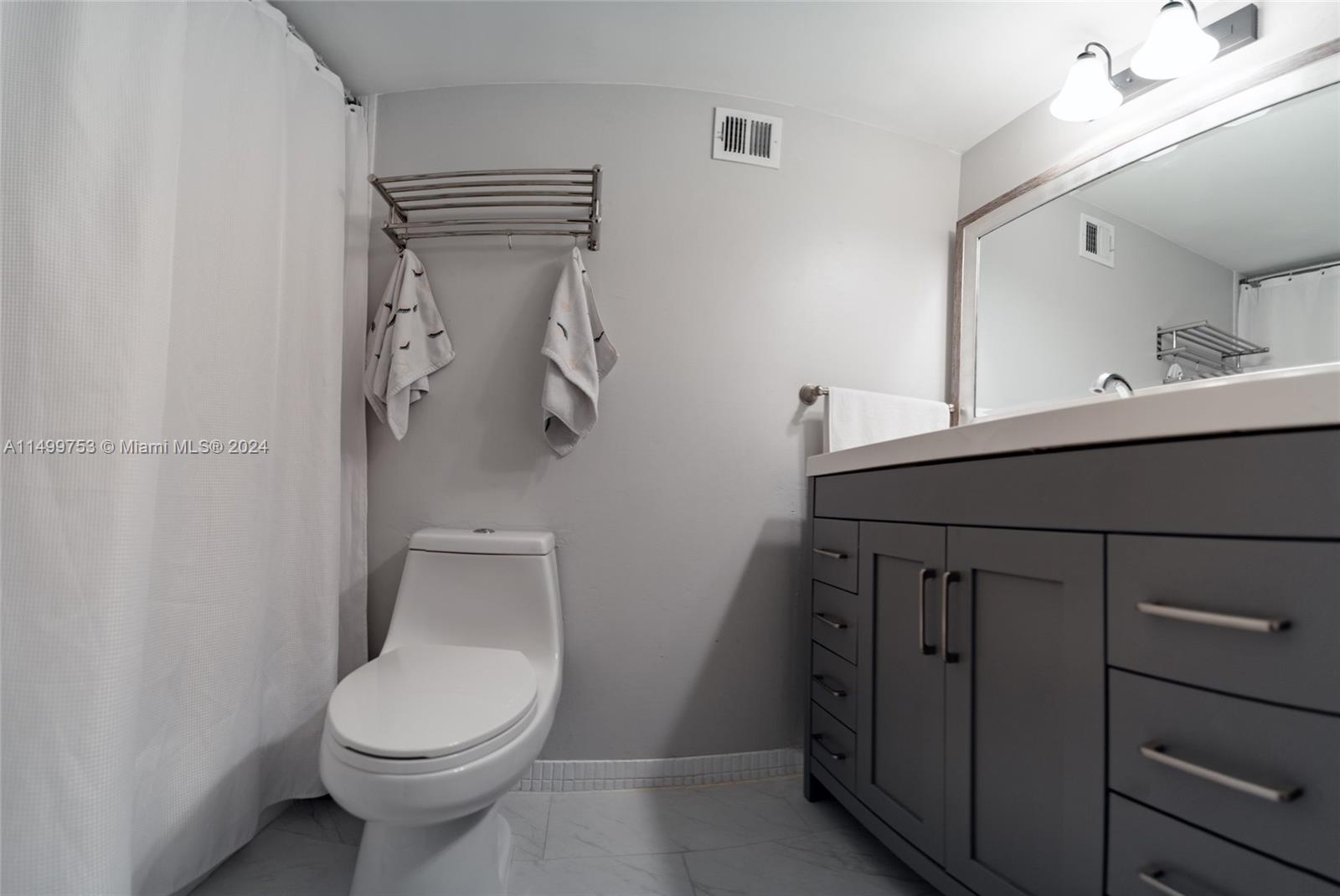 2001 Atlantic Shores Blvd 320, Hallandale Beach, Florida 33009, 2 Bedrooms Bedrooms, ,2 BathroomsBathrooms,Residential,For Sale,2001 Atlantic Shores Blvd 320,A11499753