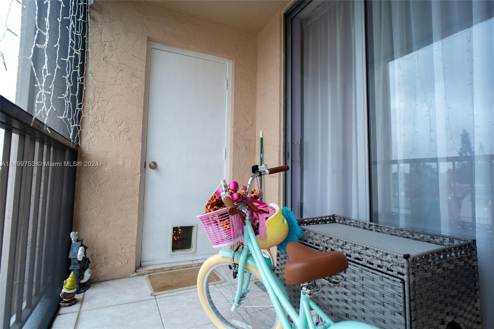 2001 Atlantic Shores Blvd 320, Hallandale Beach, Florida 33009, 2 Bedrooms Bedrooms, ,2 BathroomsBathrooms,Residential,For Sale,2001 Atlantic Shores Blvd 320,A11499753