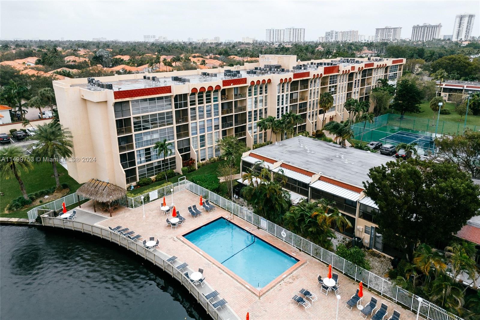 2001 Atlantic Shores Blvd 320, Hallandale Beach, Florida 33009, 2 Bedrooms Bedrooms, ,2 BathroomsBathrooms,Residential,For Sale,2001 Atlantic Shores Blvd 320,A11499753