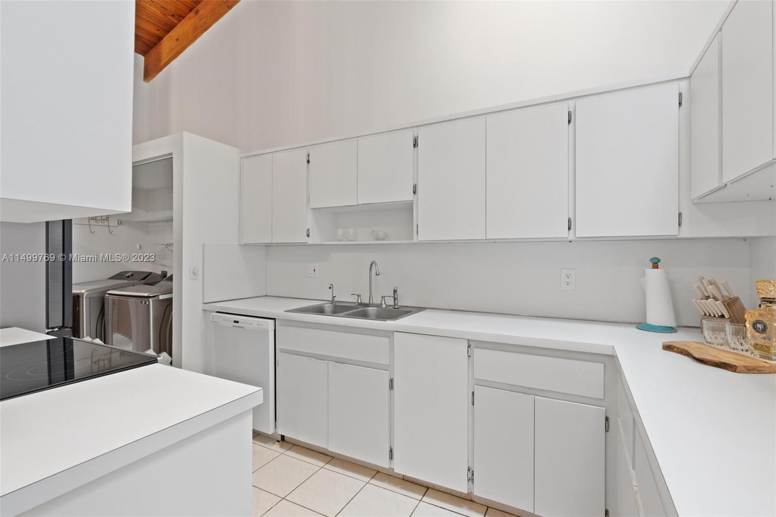 2679 S Parkview Dr 2679, Hallandale Beach, Florida 33009, 2 Bedrooms Bedrooms, ,2 BathroomsBathrooms,Residential,For Sale,2679 S Parkview Dr 2679,A11499769