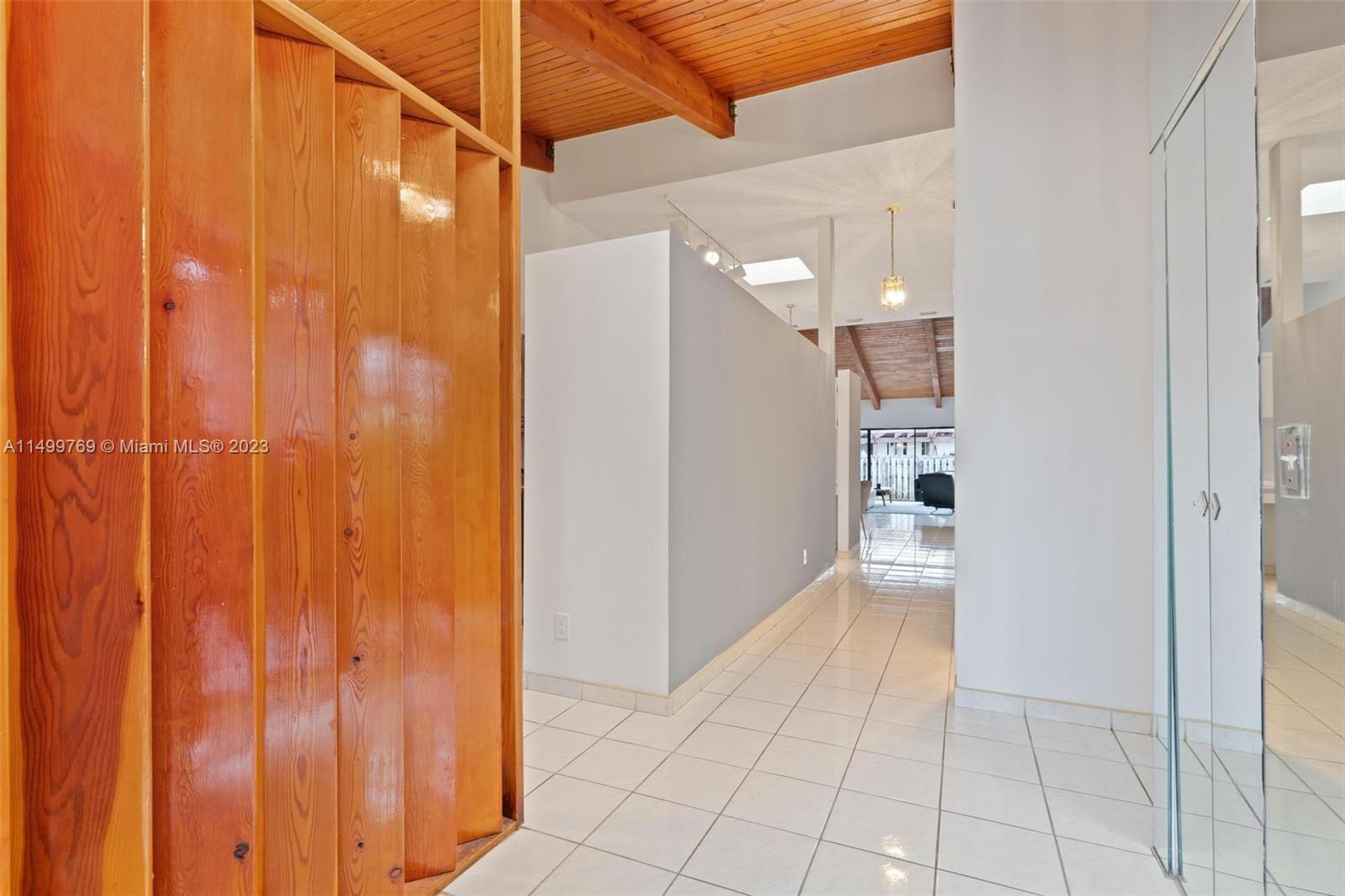 2679 S Parkview Dr 2679, Hallandale Beach, Florida 33009, 2 Bedrooms Bedrooms, ,2 BathroomsBathrooms,Residential,For Sale,2679 S Parkview Dr 2679,A11499769