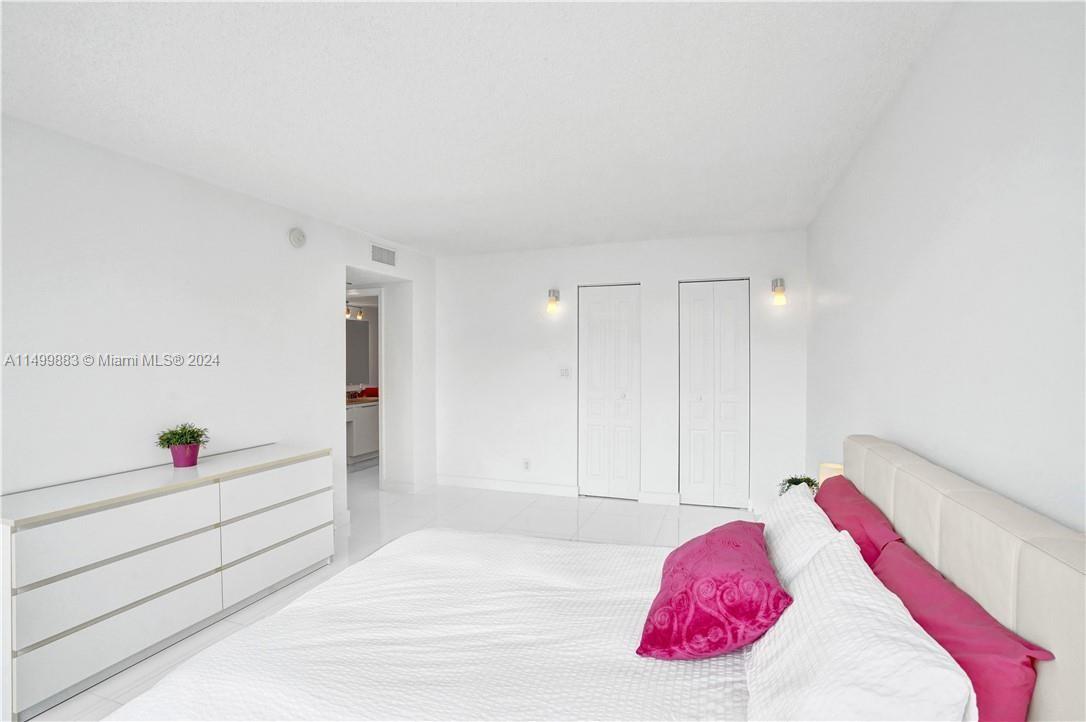 800 Parkview Dr 221, Hallandale Beach, Florida 33009, 2 Bedrooms Bedrooms, ,2 BathroomsBathrooms,Residential,For Sale,800 Parkview Dr 221,A11499883