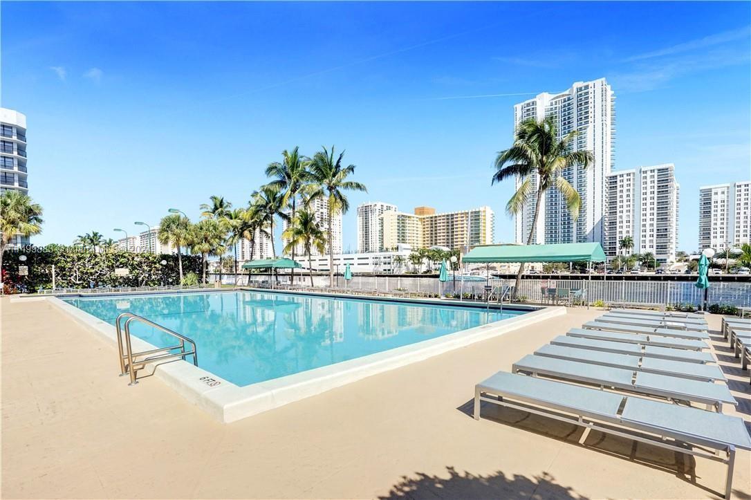 800 Parkview Dr 221, Hallandale Beach, Florida 33009, 2 Bedrooms Bedrooms, ,2 BathroomsBathrooms,Residential,For Sale,800 Parkview Dr 221,A11499883