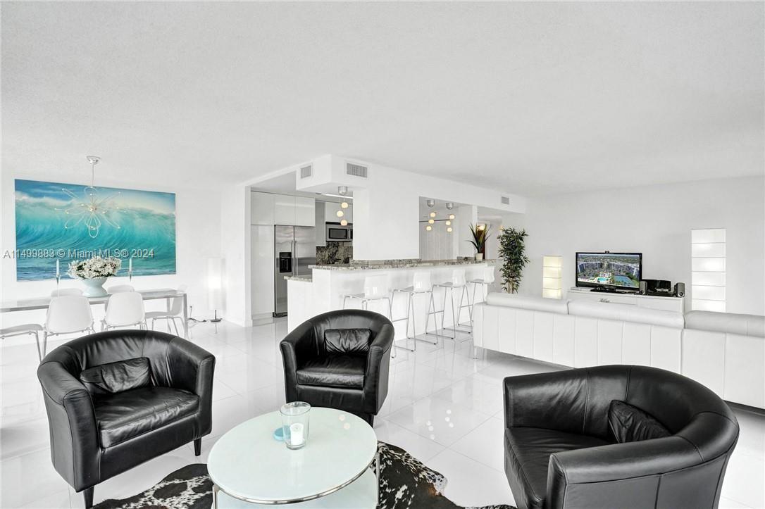 800 Parkview Dr 221, Hallandale Beach, Florida 33009, 2 Bedrooms Bedrooms, ,2 BathroomsBathrooms,Residential,For Sale,800 Parkview Dr 221,A11499883