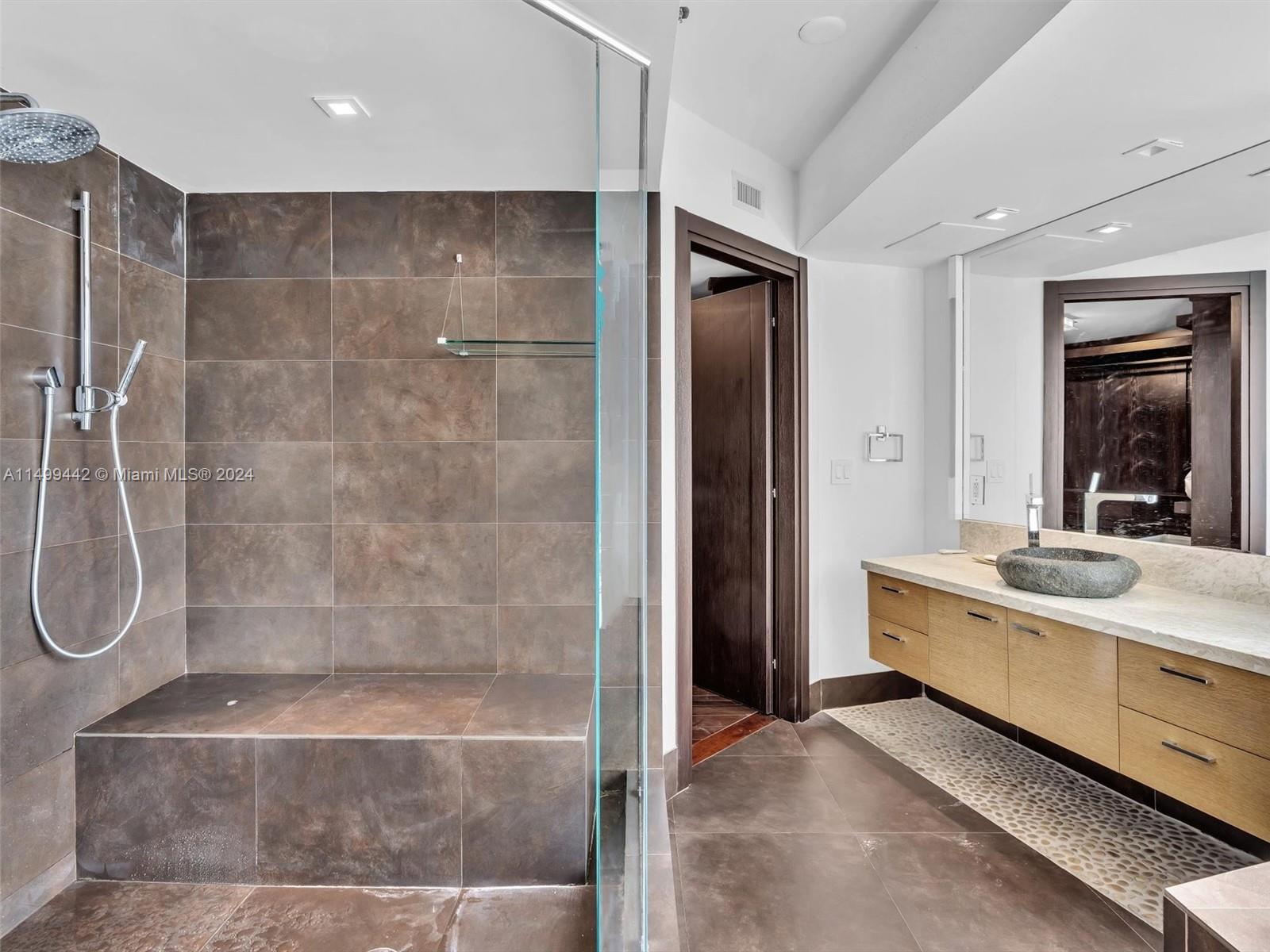 17201 Collins Ave, Sunny Isles Beach, FL, 33160 United States, 4 Bedrooms Bedrooms, ,4 BathroomsBathrooms,Residential,For Sale,Collins Ave,A11499442