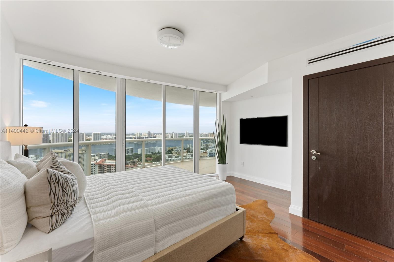 17201 Collins Ave, Sunny Isles Beach, FL, 33160 United States, 4 Bedrooms Bedrooms, ,4 BathroomsBathrooms,Residential,For Sale,Collins Ave,A11499442