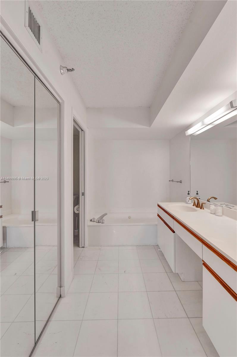 3500 Mystic Pointe Dr 3302, Aventura, Florida 33180, 2 Bedrooms Bedrooms, ,2 BathroomsBathrooms,Residentiallease,For Rent,3500 Mystic Pointe Dr 3302,A11499995