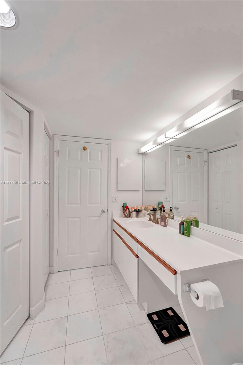 3500 Mystic Pointe Dr 3302, Aventura, Florida 33180, 2 Bedrooms Bedrooms, ,2 BathroomsBathrooms,Residentiallease,For Rent,3500 Mystic Pointe Dr 3302,A11499995