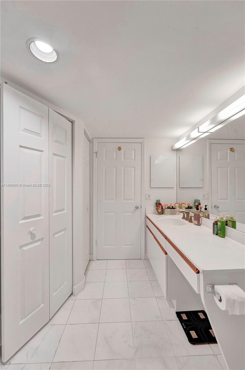 3500 Mystic Pointe Dr 3302, Aventura, Florida 33180, 2 Bedrooms Bedrooms, ,2 BathroomsBathrooms,Residentiallease,For Rent,3500 Mystic Pointe Dr 3302,A11499995