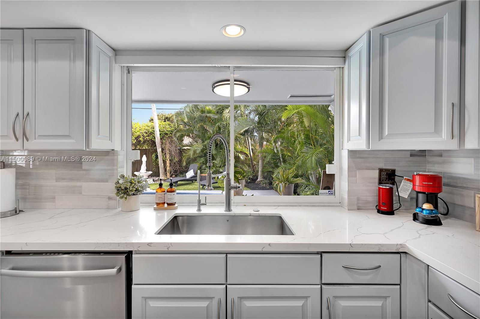 2132 NE 63rd Ct, Fort Lauderdale, Florida 33308, 3 Bedrooms Bedrooms, ,2 BathroomsBathrooms,Residentiallease,For Rent,2132 NE 63rd Ct,A11500089
