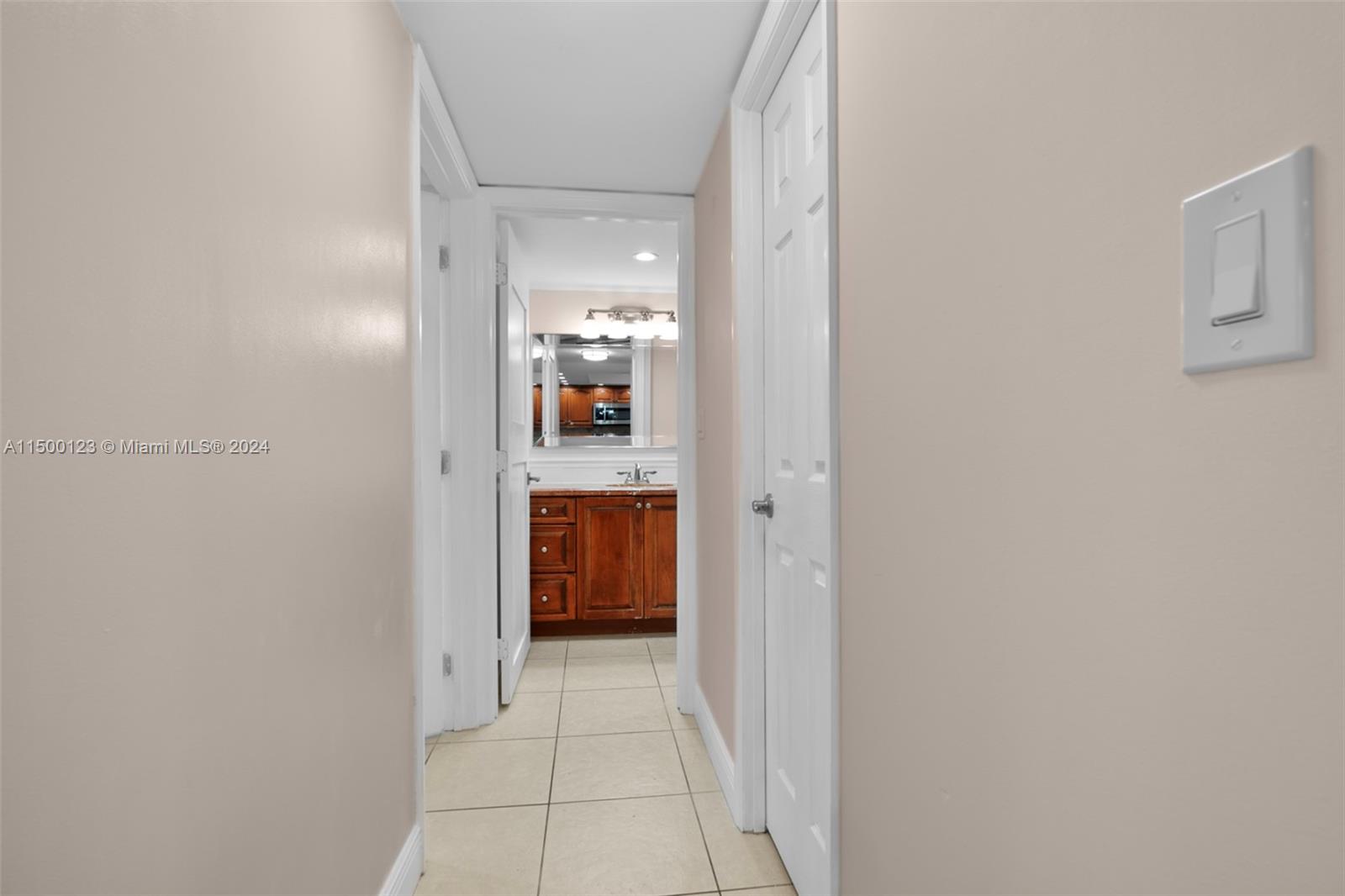 1351 NE Miami Gardens Dr 1712E, Miami, Florida 33179, 1 Bedroom Bedrooms, ,2 BathroomsBathrooms,Residential,For Sale,1351 NE Miami Gardens Dr 1712E,A11500123