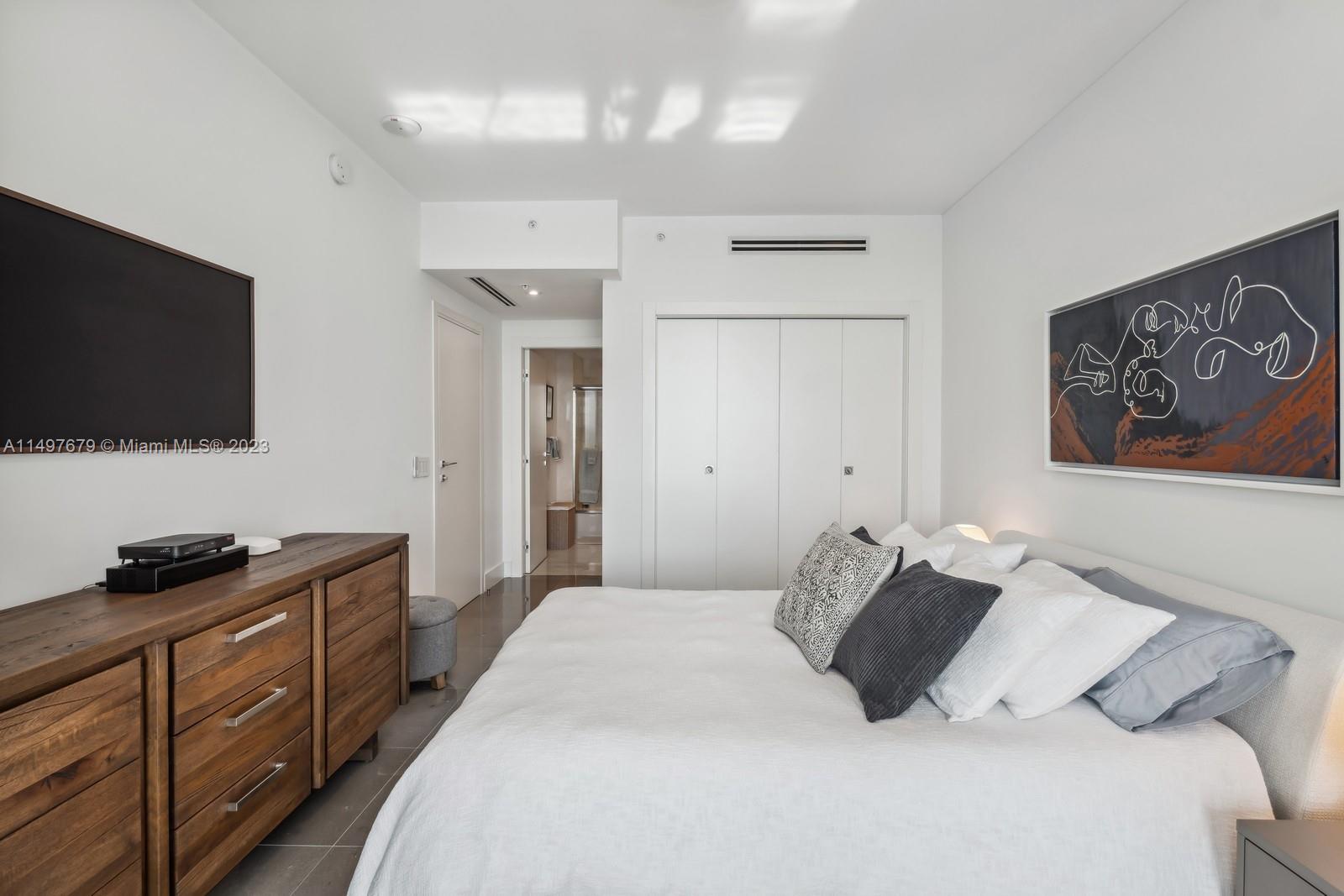 17111 Biscayne Blvd 1004, North Miami Beach, Florida 33160, 3 Bedrooms Bedrooms, ,3 BathroomsBathrooms,Residential,For Sale,17111 Biscayne Blvd 1004,A11497679