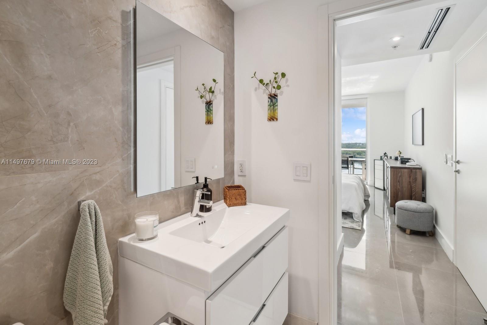 17111 Biscayne Blvd 1004, North Miami Beach, Florida 33160, 3 Bedrooms Bedrooms, ,3 BathroomsBathrooms,Residential,For Sale,17111 Biscayne Blvd 1004,A11497679