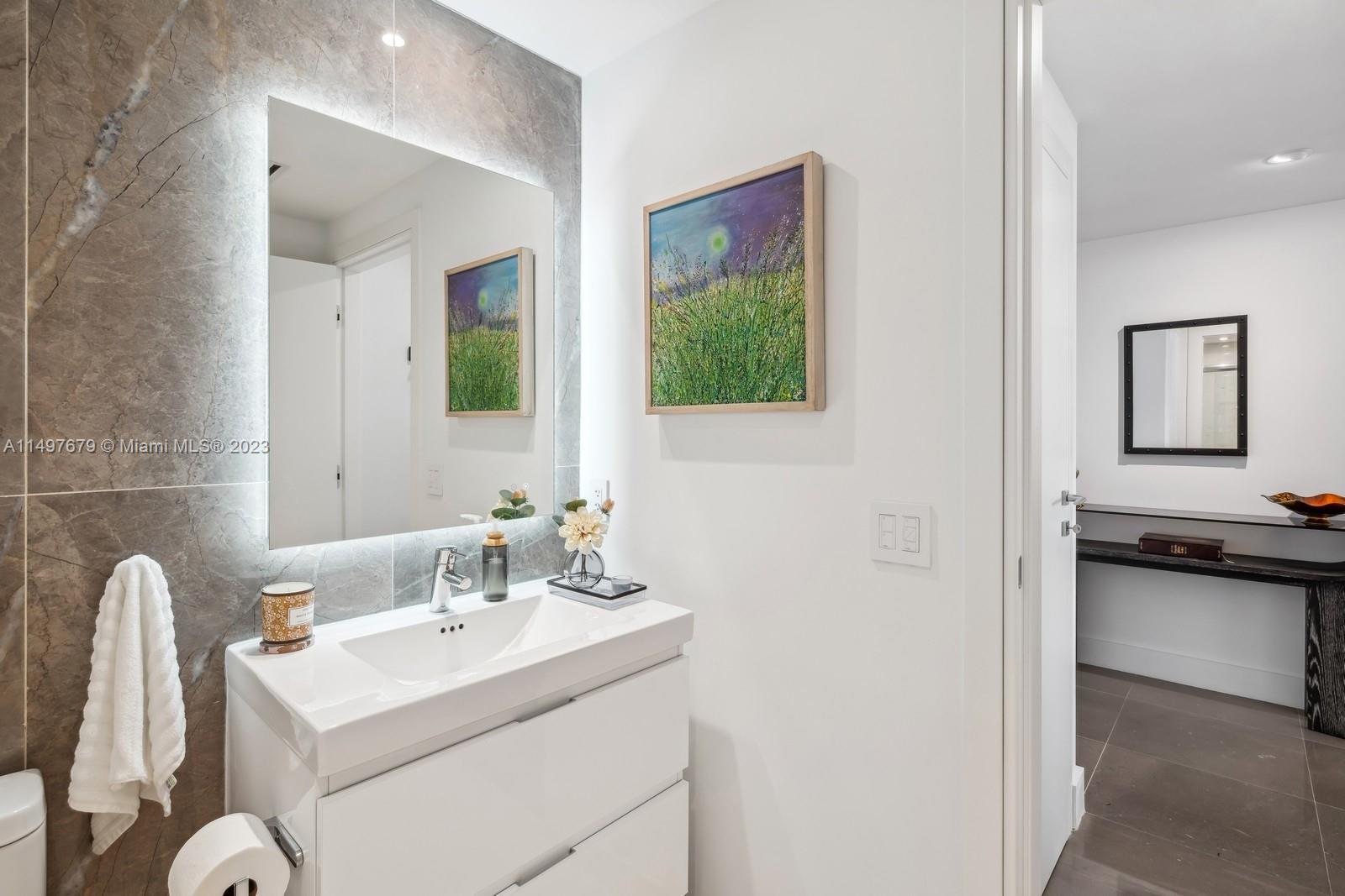 17111 Biscayne Blvd 1004, North Miami Beach, Florida 33160, 3 Bedrooms Bedrooms, ,3 BathroomsBathrooms,Residential,For Sale,17111 Biscayne Blvd 1004,A11497679