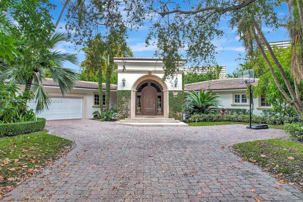 61 Camden Ct, Bal Harbour, Florida 33154, 7 Bedrooms Bedrooms, ,5 BathroomsBathrooms,Residential,For Sale,61 Camden Ct,A11499276