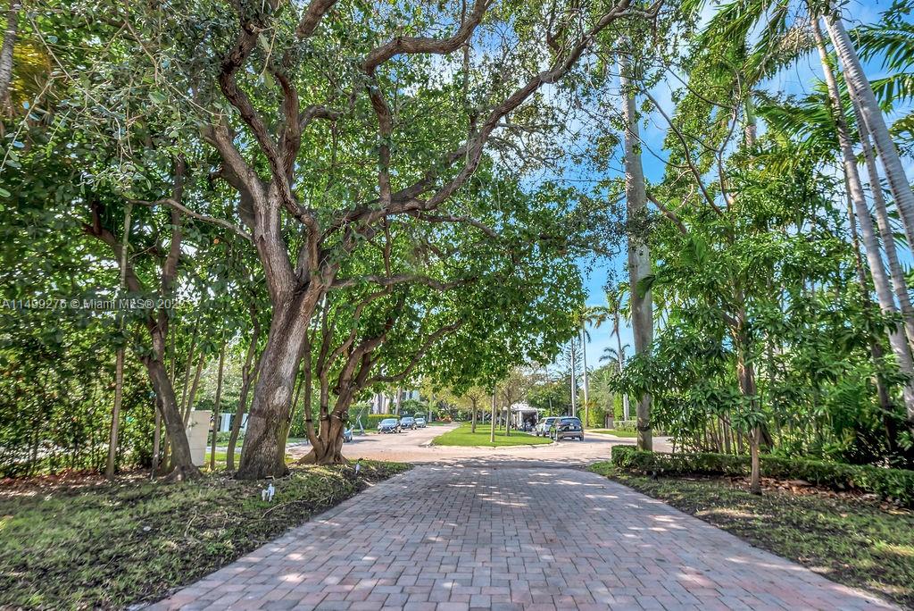 61 Camden Ct, Bal Harbour, Florida 33154, 7 Bedrooms Bedrooms, ,5 BathroomsBathrooms,Residential,For Sale,61 Camden Ct,A11499276