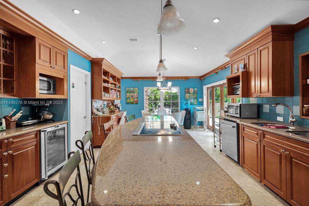 61 Camden Ct, Bal Harbour, Florida 33154, 7 Bedrooms Bedrooms, ,5 BathroomsBathrooms,Residential,For Sale,61 Camden Ct,A11499276