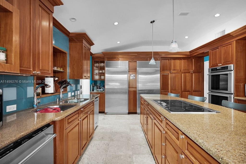61 Camden Ct, Bal Harbour, Florida 33154, 7 Bedrooms Bedrooms, ,5 BathroomsBathrooms,Residential,For Sale,61 Camden Ct,A11499276