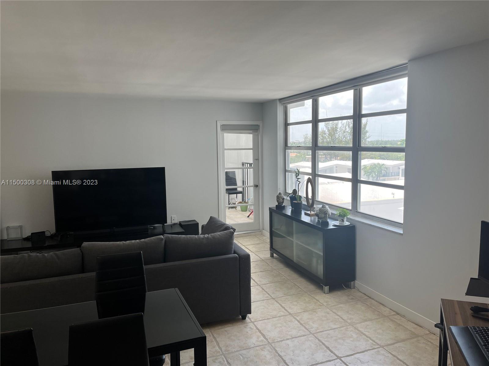 2750 183rd St, Aventura, FL, 33160 United States, 1 Bedroom Bedrooms, ,1 BathroomBathrooms,Residential,For Sale,183rd St,A11500308