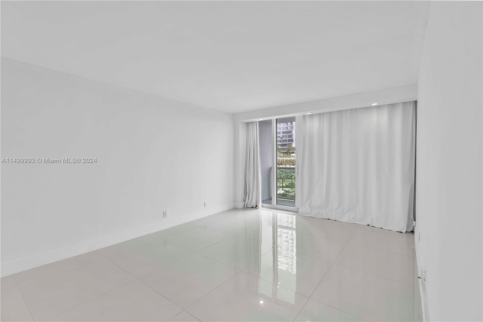 100 Bayview Dr, Sunny Isles Beach, FL, 33160 United States, 2 Bedrooms Bedrooms, ,2 BathroomsBathrooms,Residential,For Sale,Bayview Dr,A11499993