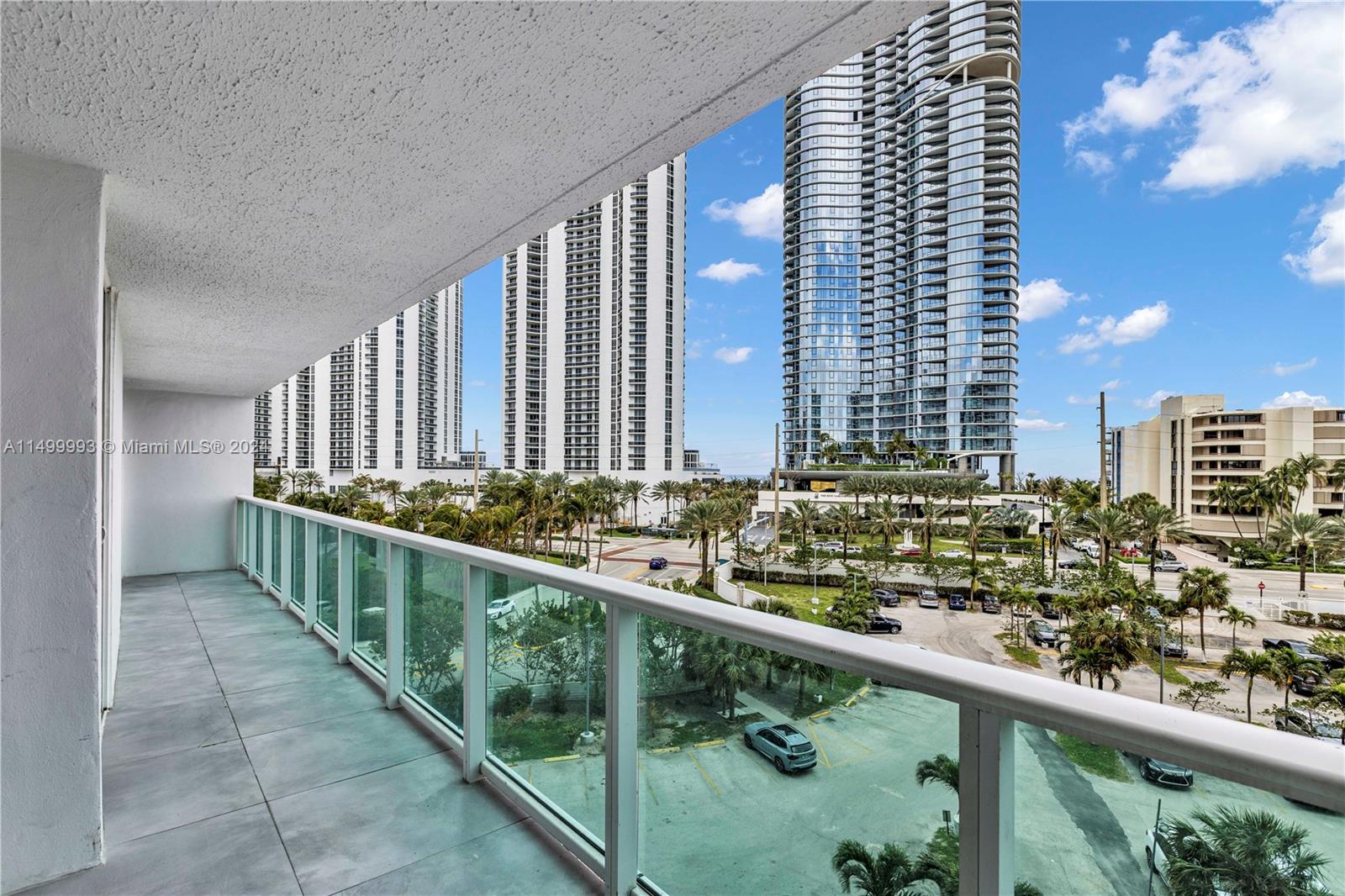 100 Bayview Dr, Sunny Isles Beach, FL, 33160 United States, 2 Bedrooms Bedrooms, ,2 BathroomsBathrooms,Residential,For Sale,Bayview Dr,A11499993