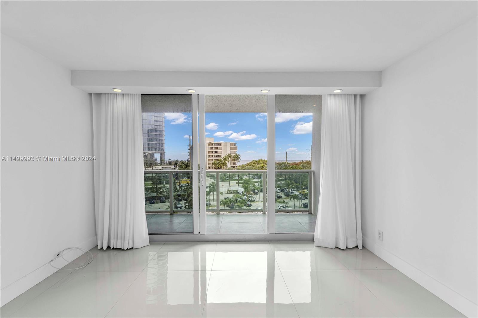 100 Bayview Dr 508, Sunny Isles Beach, Florida 33160, 2 Bedrooms Bedrooms, ,2 BathroomsBathrooms,Residential,For Sale,100 Bayview Dr 508,A11499993