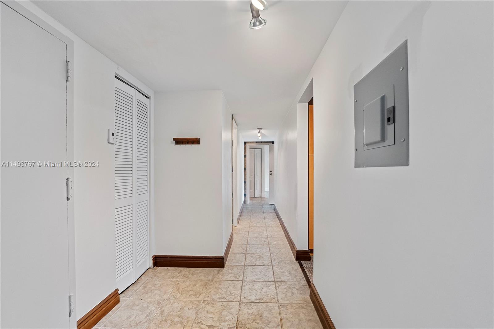 Hallway to bedrooms