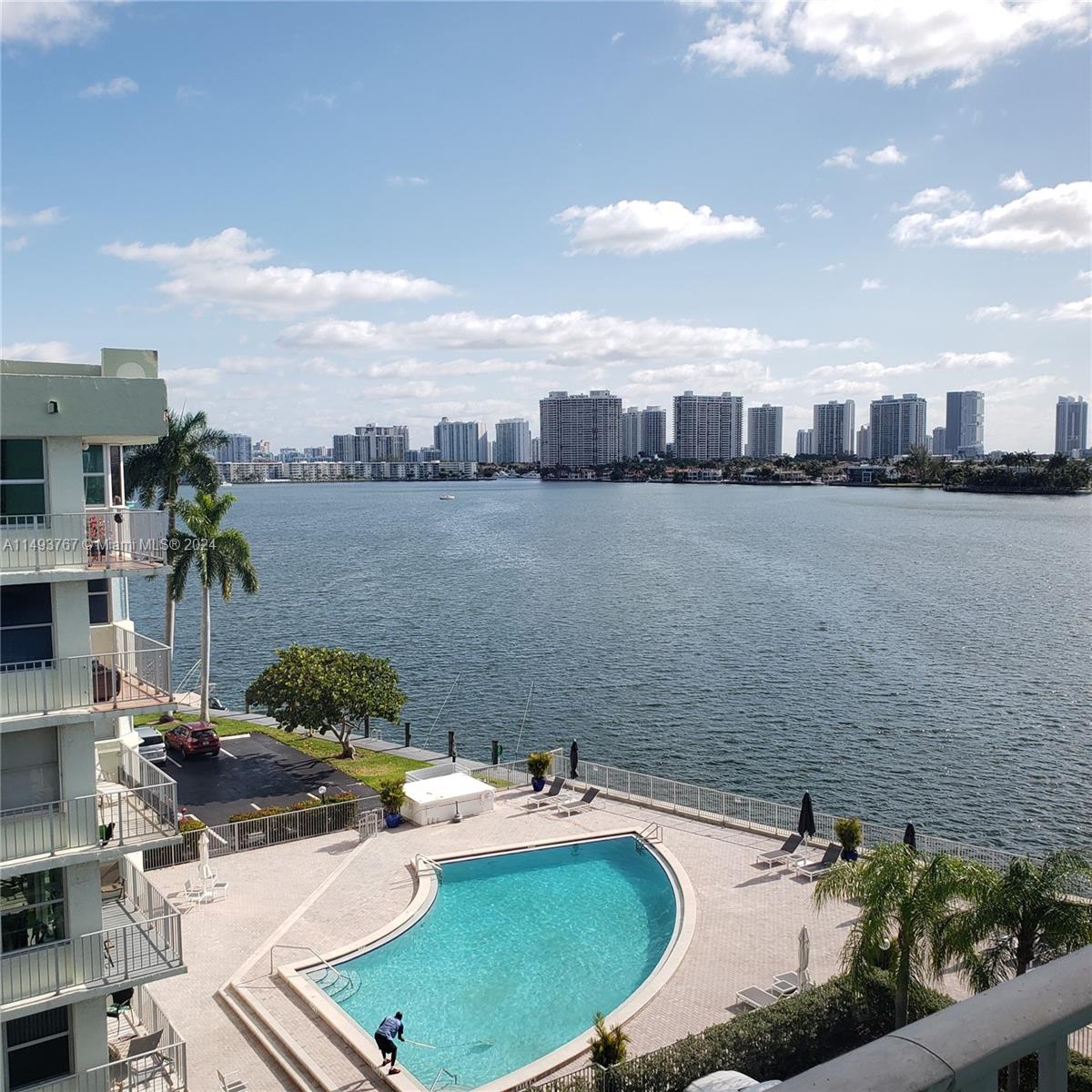 16570 NE 26th Ave 6B, North Miami Beach, Florida 33160, 2 Bedrooms Bedrooms, ,2 BathroomsBathrooms,Residential,For Sale,16570 NE 26th Ave 6B,A11493767