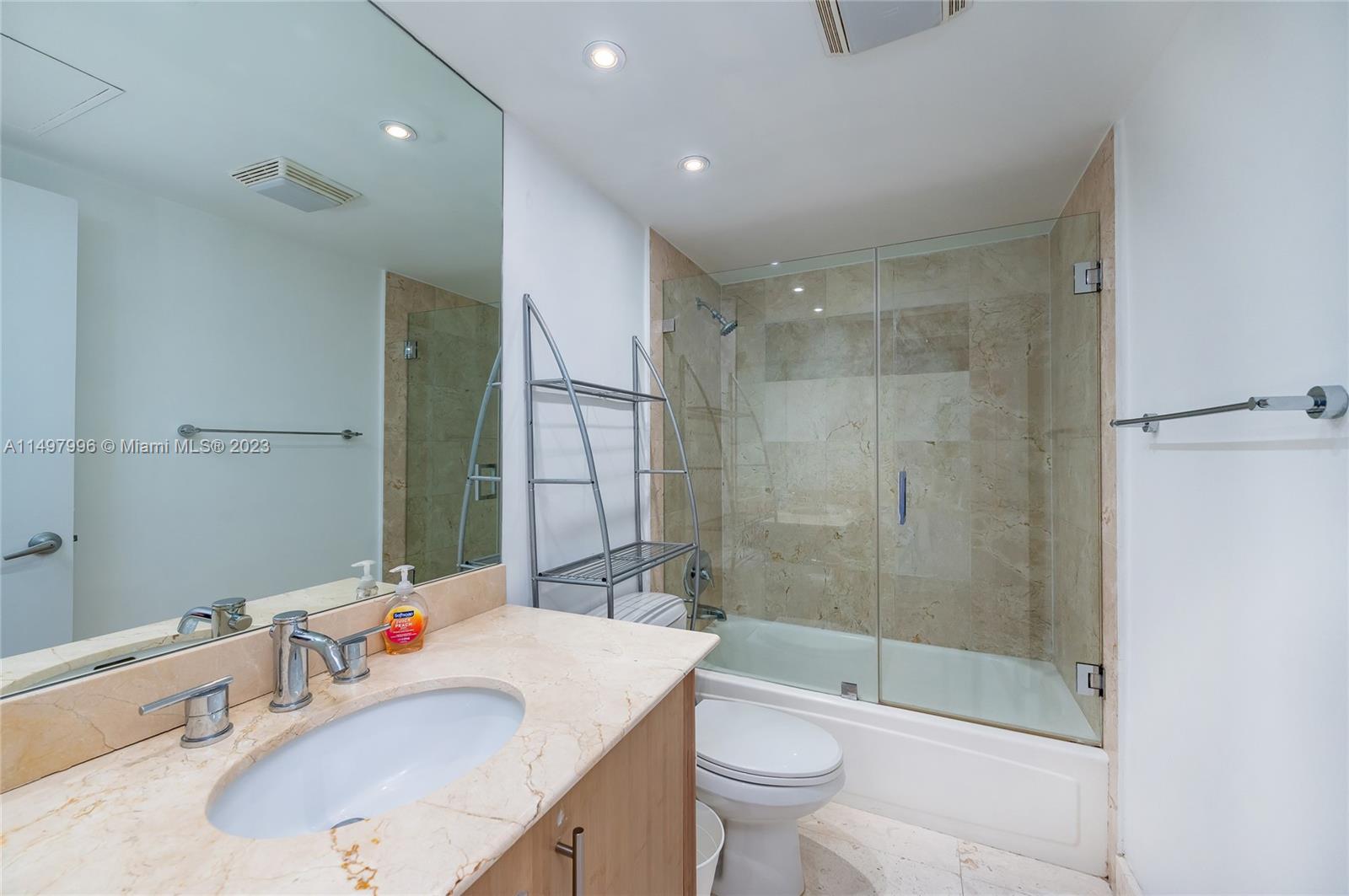 10275 Collins Ave 217, Bal Harbour, Florida 33154, 2 Bedrooms Bedrooms, ,2 BathroomsBathrooms,Residentiallease,For Rent,10275 Collins Ave 217,A11497996