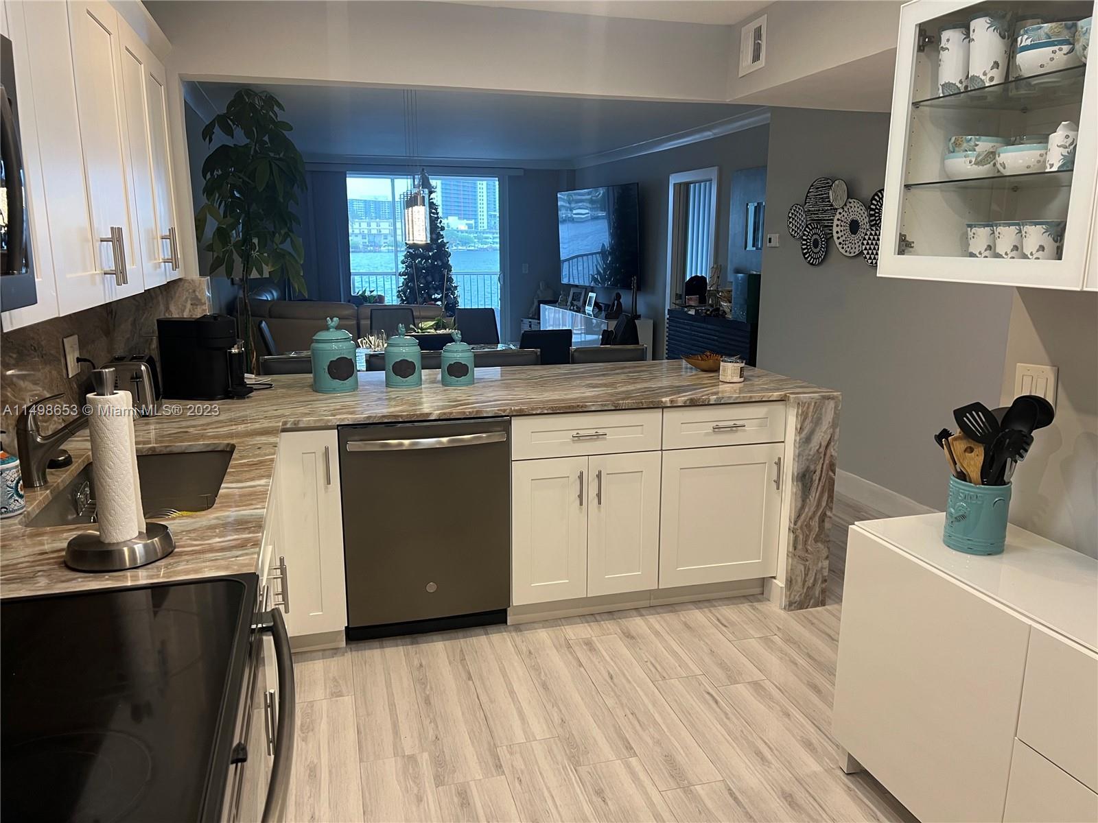 410 Golden Isles Dr 202, Hallandale Beach, Florida 33009, 2 Bedrooms Bedrooms, ,2 BathroomsBathrooms,Residential,For Sale,410 Golden Isles Dr 202,A11498653