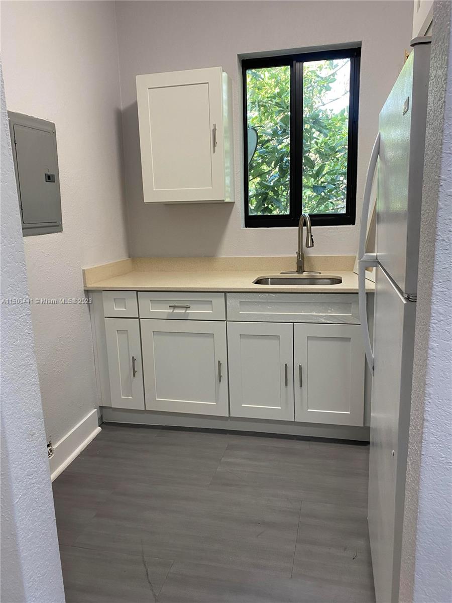 75 Glen Royal Pkwy 19, Miami, Florida 33125, 1 Bedroom Bedrooms, ,1 BathroomBathrooms,Residentiallease,For Rent,75 Glen Royal Pkwy 19,A11500441