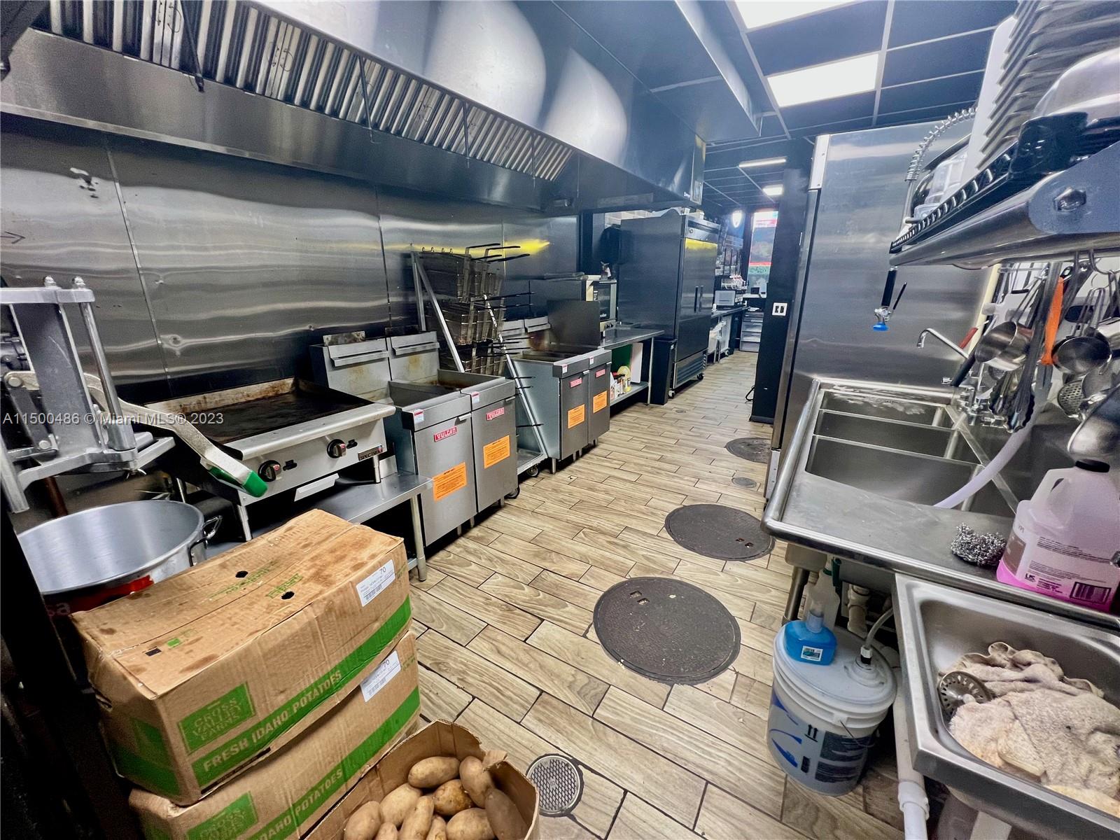 Confidential Wynwood Restaurant / Bar