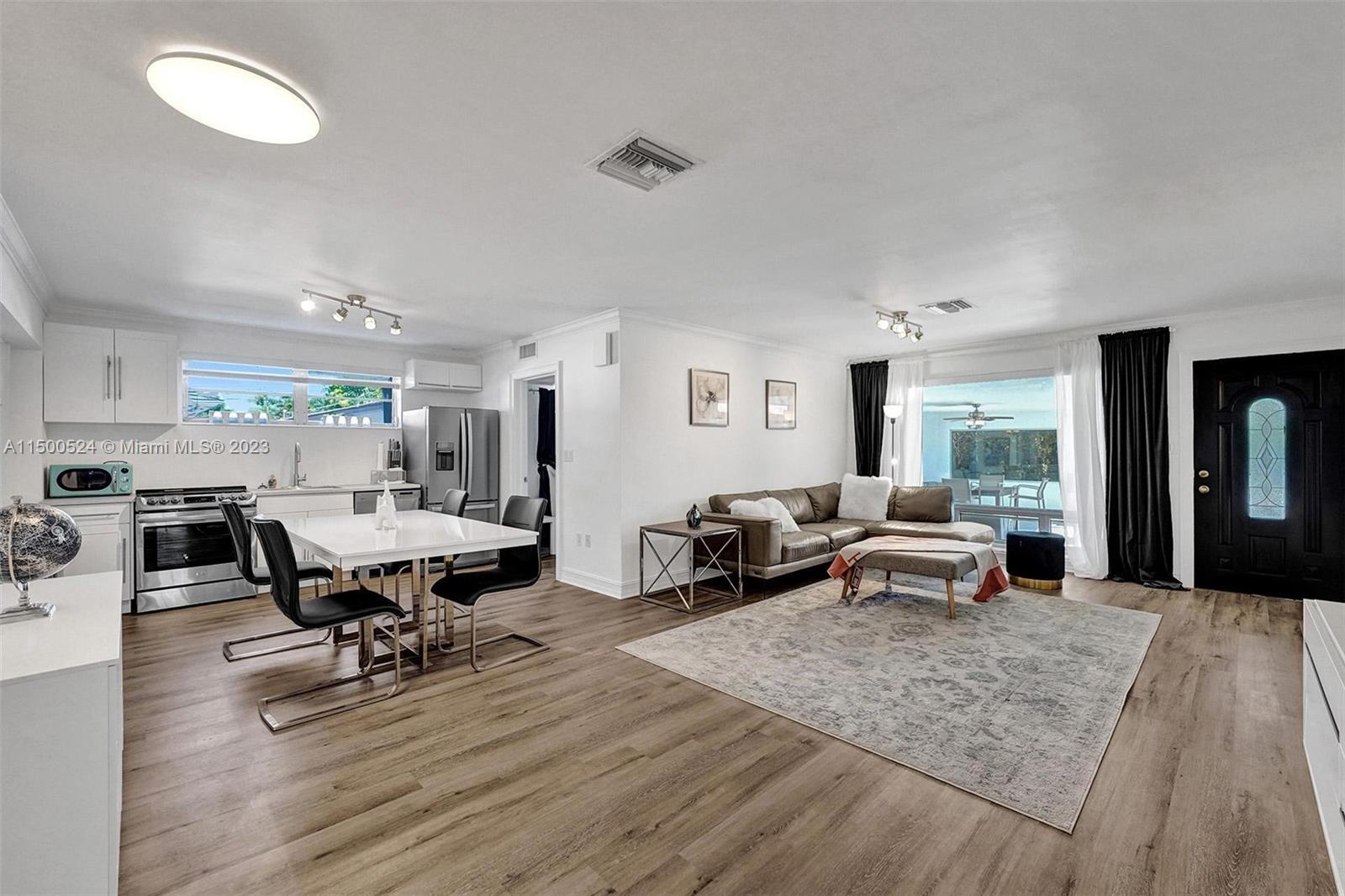 9072 Froude Ave, Surfside, Florida 33154, 5 Bedrooms Bedrooms, ,2 BathroomsBathrooms,Residentiallease,For Rent,9072 Froude Ave,A11500524