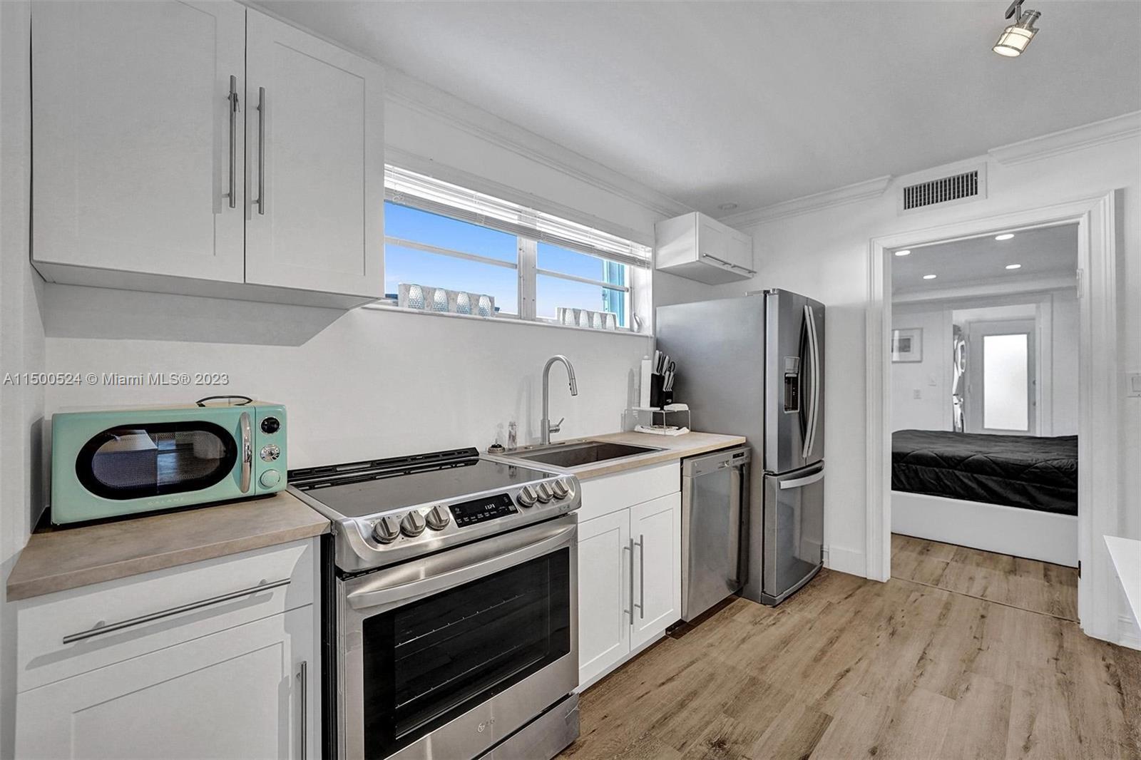 9072 Froude Ave, Surfside, Florida 33154, 5 Bedrooms Bedrooms, ,2 BathroomsBathrooms,Residentiallease,For Rent,9072 Froude Ave,A11500524