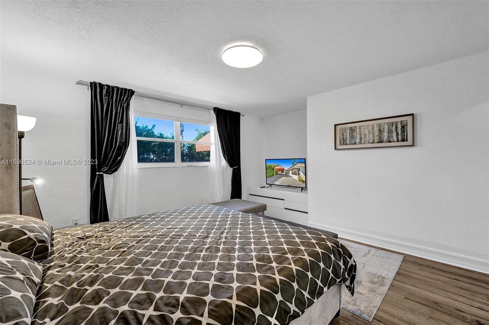 9072 Froude Ave, Surfside, Florida 33154, 5 Bedrooms Bedrooms, ,2 BathroomsBathrooms,Residentiallease,For Rent,9072 Froude Ave,A11500524