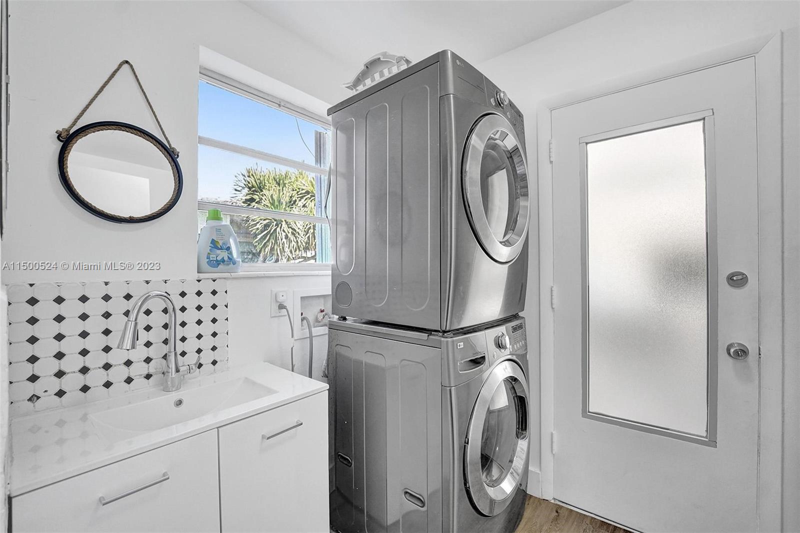 9072 Froude Ave, Surfside, Florida 33154, 5 Bedrooms Bedrooms, ,2 BathroomsBathrooms,Residentiallease,For Rent,9072 Froude Ave,A11500524