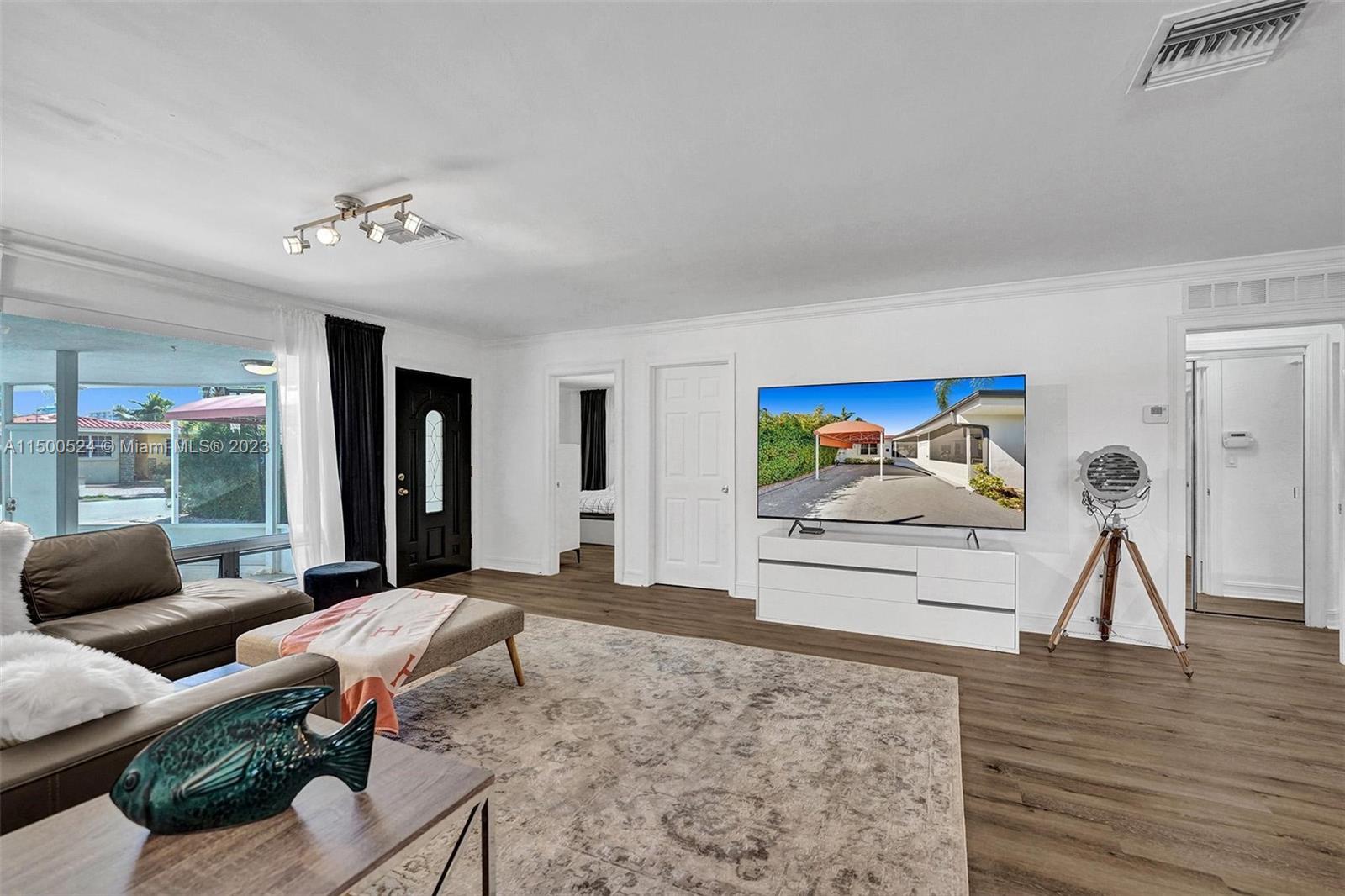 9072 Froude Ave, Surfside, Florida 33154, 5 Bedrooms Bedrooms, ,2 BathroomsBathrooms,Residentiallease,For Rent,9072 Froude Ave,A11500524