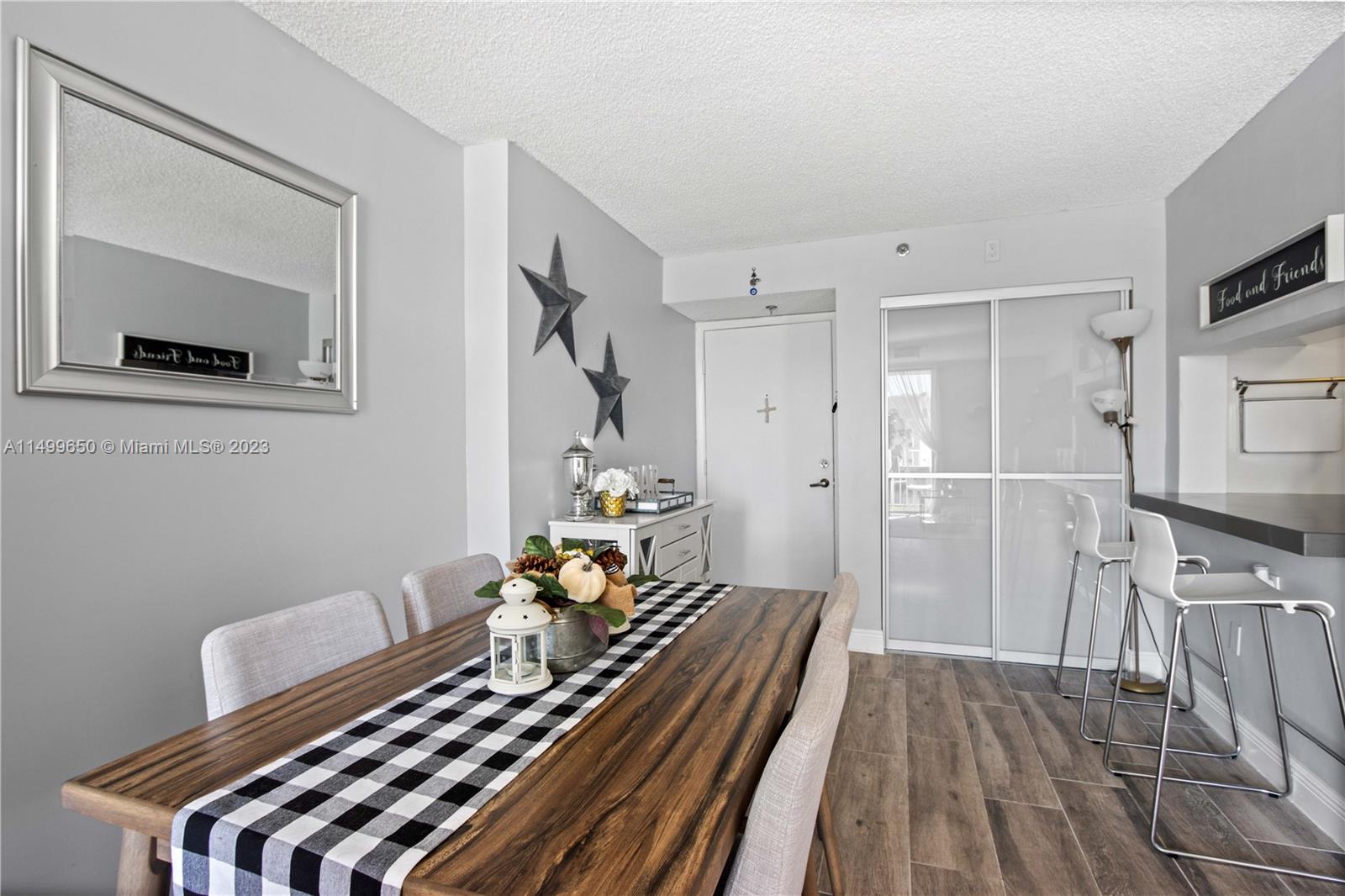 80 S Shore Dr 205, Miami Beach, Florida 33141, 1 Bedroom Bedrooms, ,1 BathroomBathrooms,Residentiallease,For Rent,80 S Shore Dr 205,A11499650