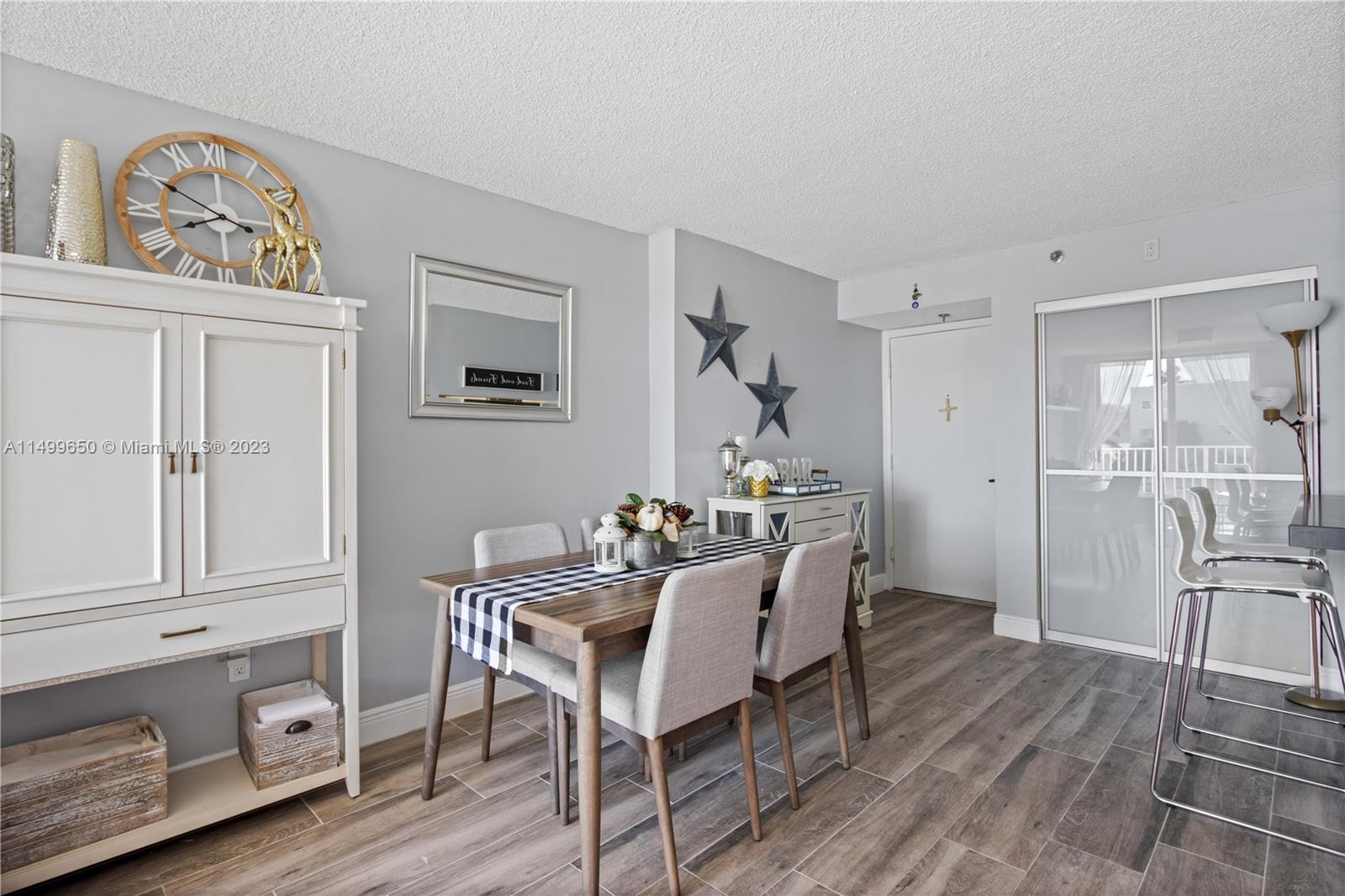 80 S Shore Dr 205, Miami Beach, Florida 33141, 1 Bedroom Bedrooms, ,1 BathroomBathrooms,Residentiallease,For Rent,80 S Shore Dr 205,A11499650