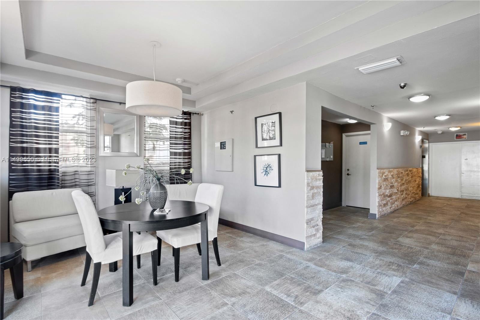 80 S Shore Dr 205, Miami Beach, Florida 33141, 1 Bedroom Bedrooms, ,1 BathroomBathrooms,Residentiallease,For Rent,80 S Shore Dr 205,A11499650