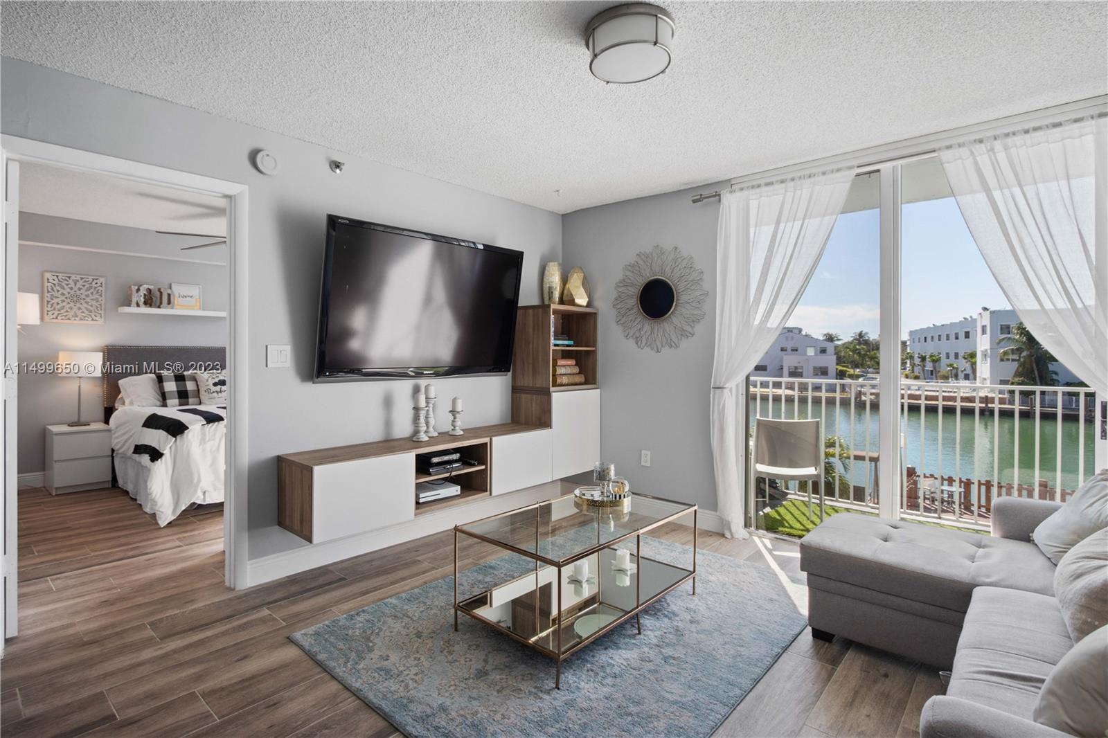 80 S Shore Dr 205, Miami Beach, Florida 33141, 1 Bedroom Bedrooms, ,1 BathroomBathrooms,Residentiallease,For Rent,80 S Shore Dr 205,A11499650