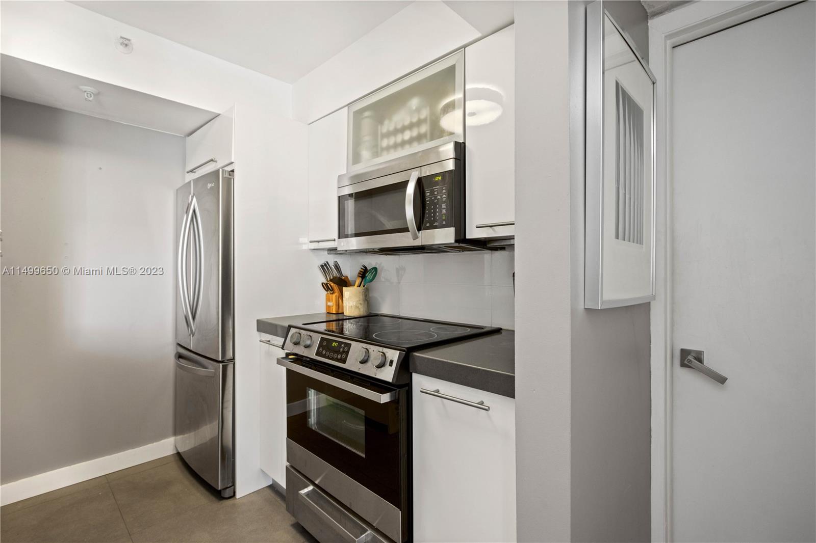 80 S Shore Dr 205, Miami Beach, Florida 33141, 1 Bedroom Bedrooms, ,1 BathroomBathrooms,Residentiallease,For Rent,80 S Shore Dr 205,A11499650