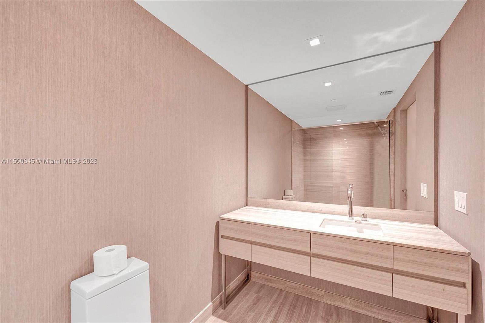 18975 Collins Ave Cabana#22, Sunny Isles Beach, Florida 33160, ,1 BathroomBathrooms,Residential,For Sale,18975 Collins Ave Cabana#22,A11500645